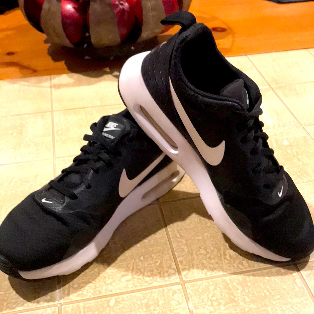 Nike Shoes Women’s 7.5